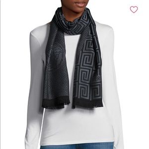 Make Me An Offer ⚡️⚡️⚡️Authentic Versace Scarf